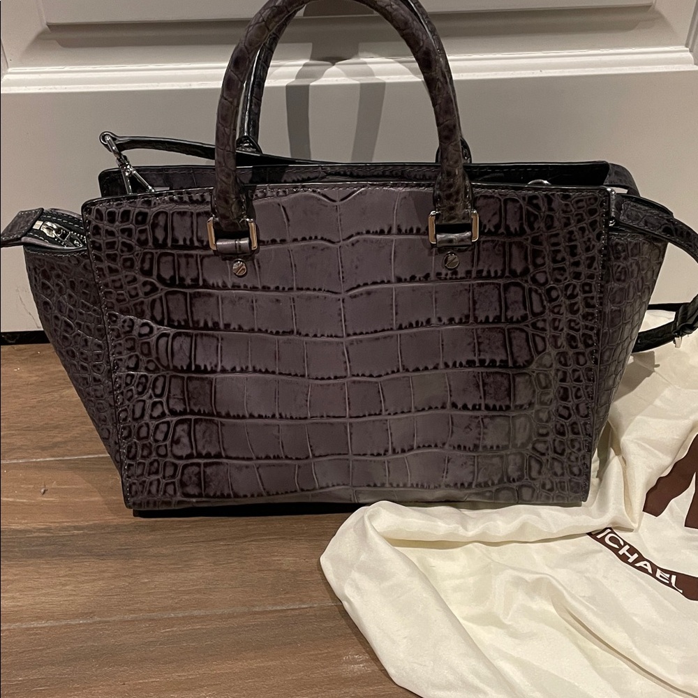 Michael Kors Ombré Gray Croc-Embossed Leather Satchel | Crossbody | Excellent - Picture 9 of 16